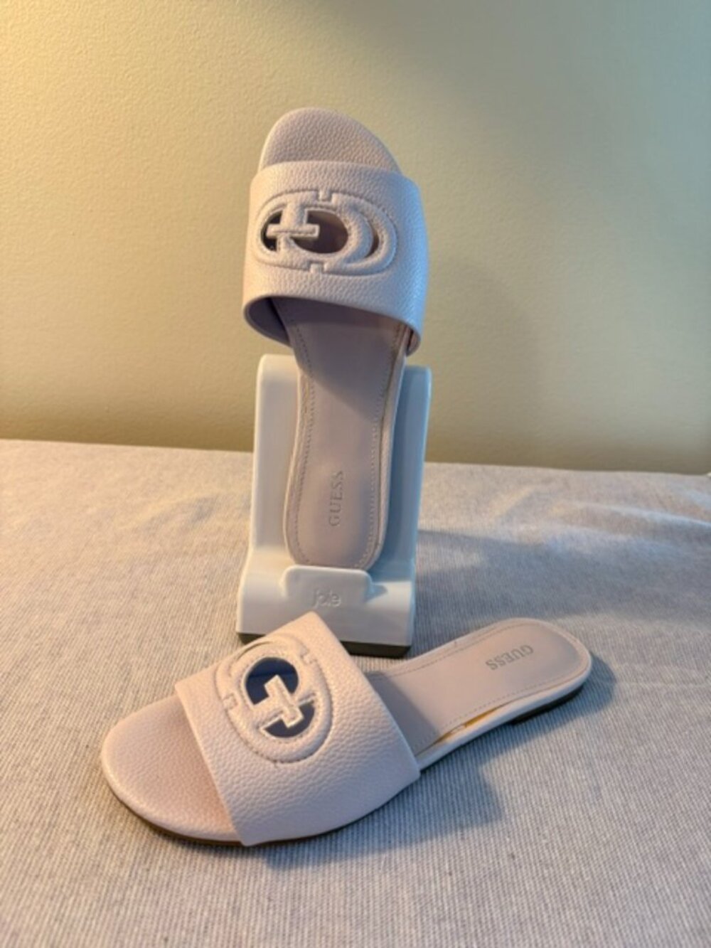 GUESS White Logo Slide Sandals Size 8M Like New